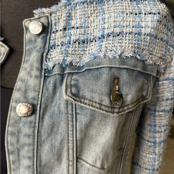 Venus Blue Jean Jacket with Vintage-Inspired Design - Picture 8 of 15
